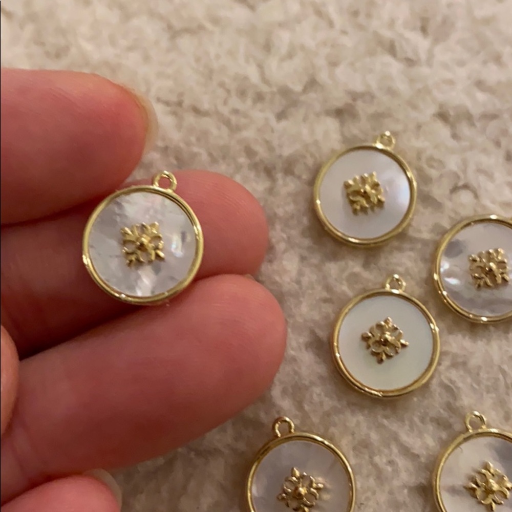 DIY Pendant for Necklaces and Bracelets